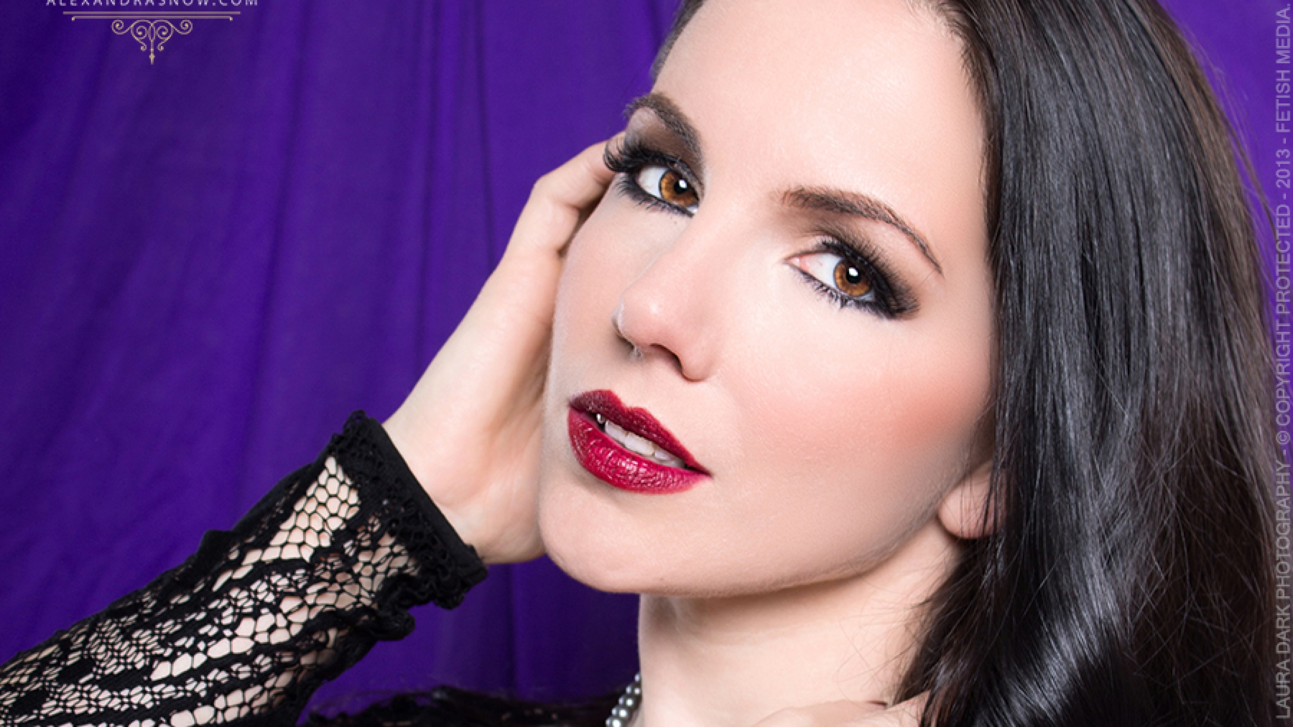 Updates Goddess Alexandra Snow Professional Maneater